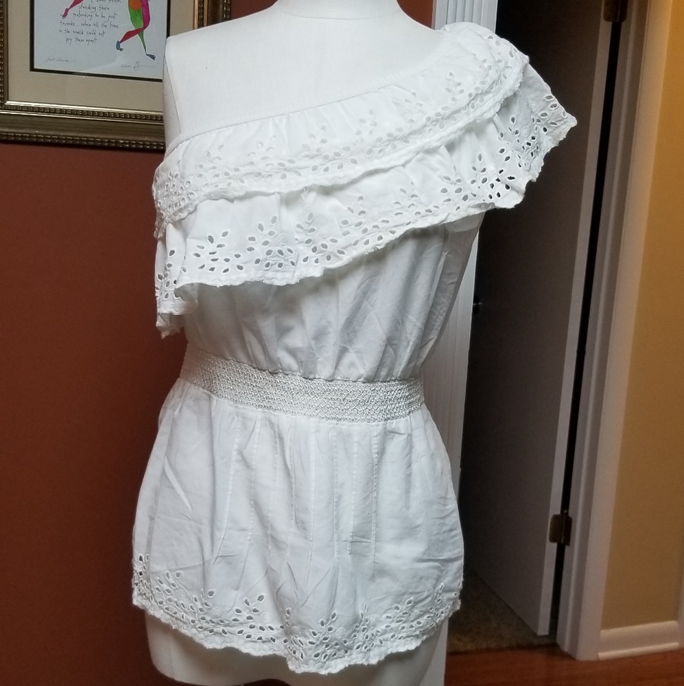 Jessica Simpson white one shoulder top